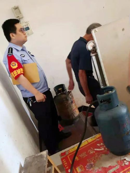 黄梅县市场监管局联合公安部门消除一起灌装液化石油气安全隐患